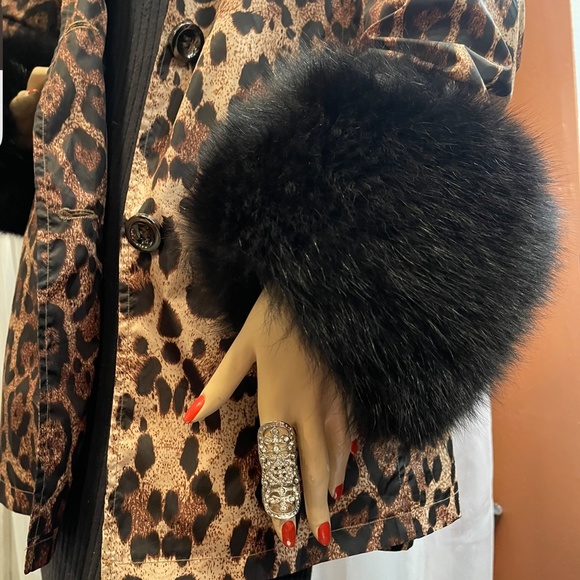 Fur Wrist Cuffs - Picture 2 of 3